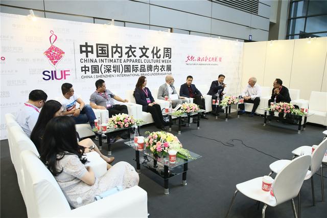 維密創意總監RENE現身深圳內衣展 暢談中國內衣之道