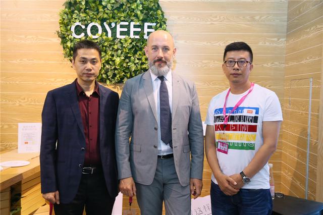 維密創意總監RENE現身深圳內衣展 暢談中國內衣之道